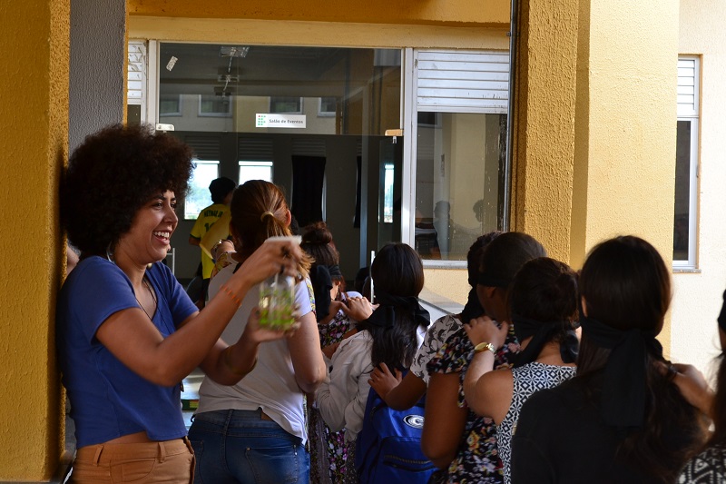 Dinâmica realizada com estudantes